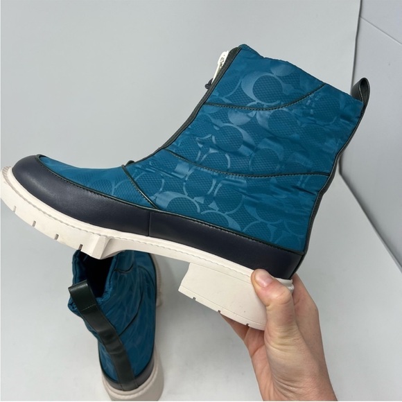 Coach NWOT blue zip up worn winter boots 7.5 - Picture 6 of 10